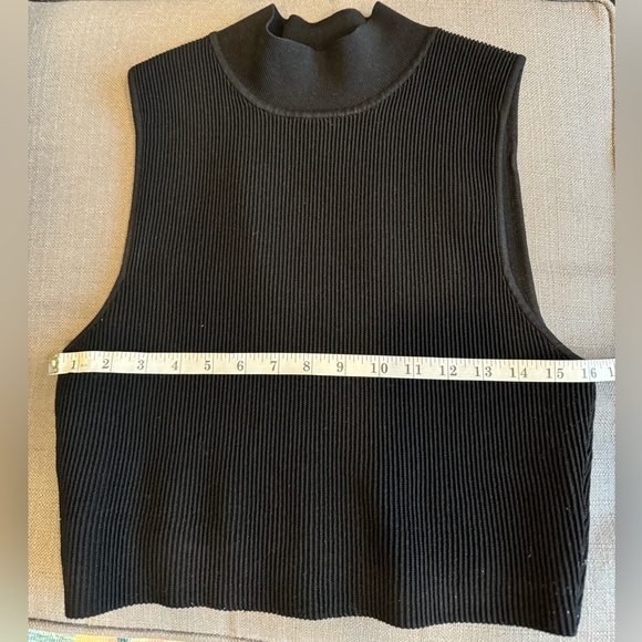 Babaton XL sculpt knit crop sleeveless mock neck - Picture 3 of 6
